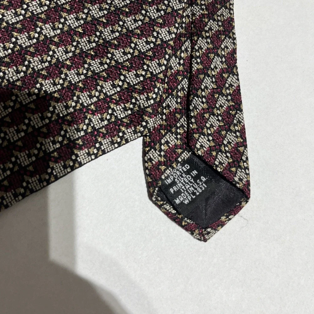 Gianfranco Ruffini Italy 100%‎ Silk Tie Made In USA C-17